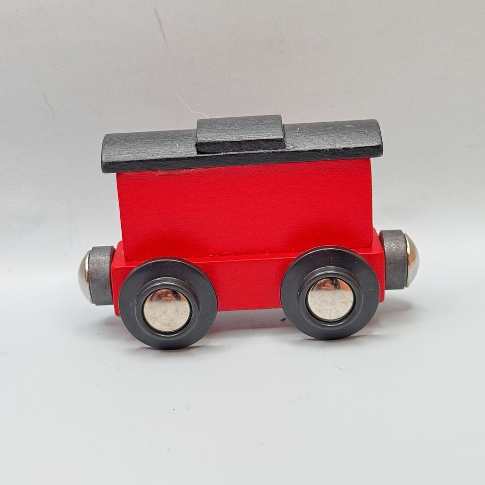 Wooden Circus Train 10 Pieces With Magnetic Couplers (Bx T) - Picture 11 of 13